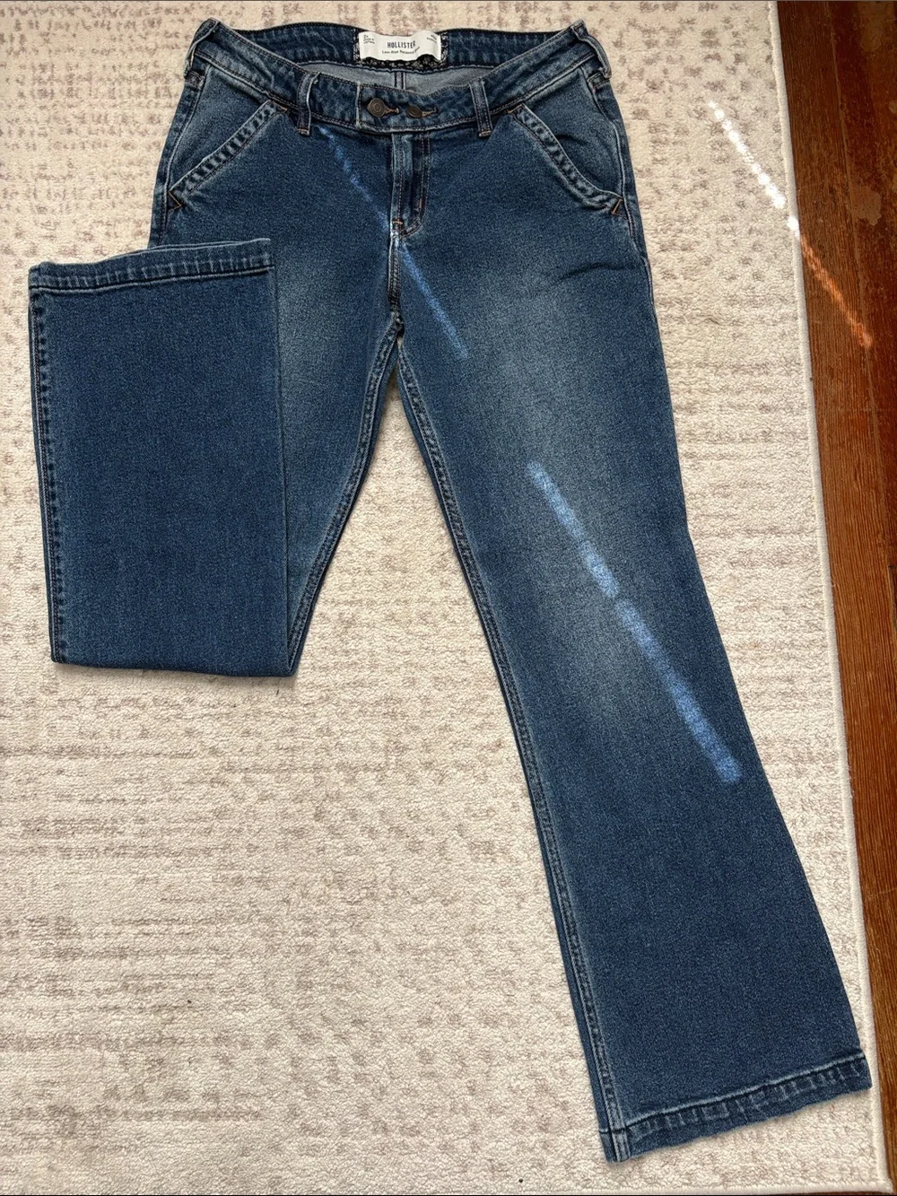 Hollister Low-Rise Women's Flared Jeans